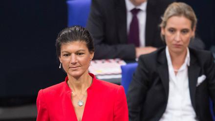 Sahra Wagenknecht Alice Weidel im Bundestag. 