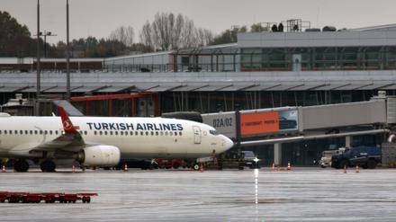 Nach 18 Stunden wurde am Sonntagnachmittag gegen 14.30 Uhr die Geiselnahme am Hamburger Flughafen friedlich beendet.