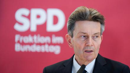 Rolf Mützenich, Bundestagsfraktionschef der SPD, bei einer Fraktionssitzung SPD-Bundestagsfraktion. 