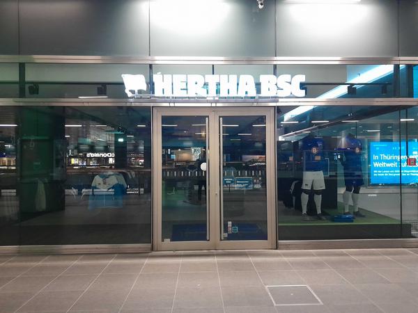 Der Hertha-Fanshop im Hauptbahnhof blieb am Mittwochmorgen geschlossen.