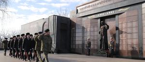 Kranzniederlegung am transnistrischen „Tag für die Verteidiger des Vaterlandes“ in der Hauptstadt Tiraspol. Russland hat in der Separatistenregion schätzungsweise 1600 Soldaten stationiert.