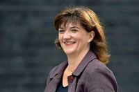 Großbritannien: Neue Schulministerin Nicky Morgan hält an Reformen von ...