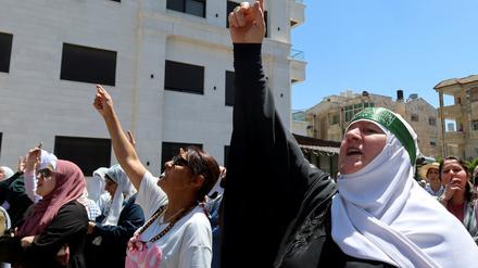 Demonstranten am 19. April 2024 vor der Botschaft Israels in Jordaniens Hauptstadt Amman.