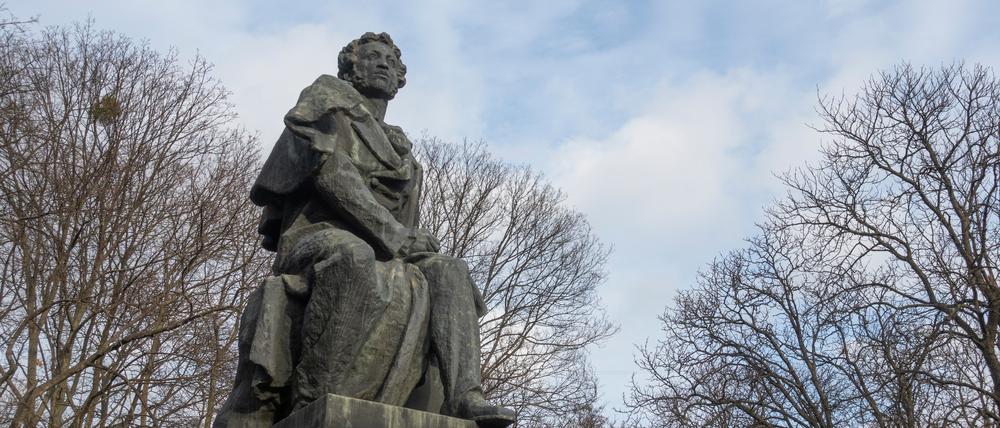 Denkmal des großen russischen Dichters Alexander Puschkin in Kiew.