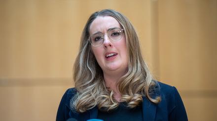 Katharina Dröge, Bundestags-Fraktionsvorsitzende von Bündnis 90/Die Grünen, macht den Kindergeld-Streit zur Nagelprobe. 
