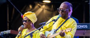 Amadou und Mariam treten bei einem Konzertabend der Special Olympics World Games Berlin 2023 im Rahmen des Kultursommerfestivals 2023 am Brandenburger Tor auf.