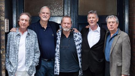 Eric Idle, John Cleese, Terry Gilliam, Michael Palin und Terry Jones, Mitglieder der britischen Comedy-Gruppe Monty Python. Gemeinsam feierten sie Erfolge mit der Comedy-Truppe Monty Python - doch privat können sich die Mitglieder Eric Idle und John Cleese offenbar nicht ausstehen. 