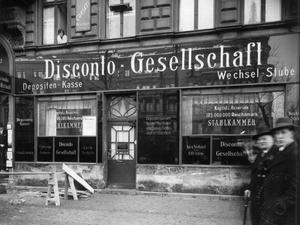 Die vor 95 Jahren von den Sass-Brüdern heimgesuchte Disconto-Gesellschaft lag am Schöneberger Wittenbergplatz.