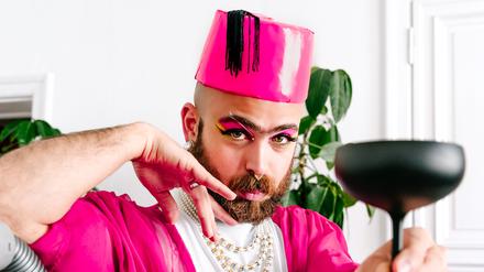 The Darvish organisiert queere Partys in Berlin. 