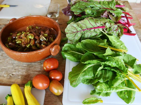 Was das Feld so bereithält: Eine Brandenburger Gemüseernte hat ihren Weg in die Küche gefunden. 