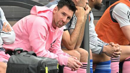Inter Miami’s argentinischer Superstar Lionel Messi saß bei dem Freundschaftsspiel aus Verletzungsgründen nur auf der Bank. 