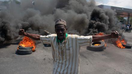 Ein Demonstrant in Port-au-Prince