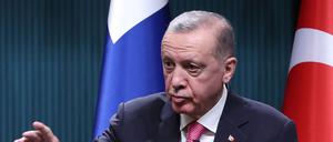 Der türkische Präsident Recep Tayyip Erdogan verhandelt zwischen der Ukraine und Russland. 