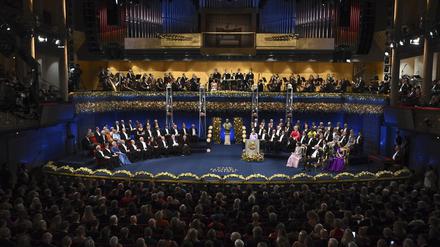 Die Nobelpreisträger des Jahres 2023 wurden am Sonntag in Norwegen und in der Stockholmer Konzerthalle in Schweden ausgezeichnet.