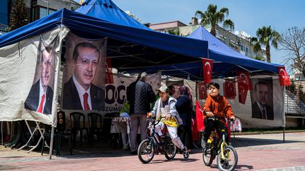 Ein Wahlkampfzelt für Recep Tayyip Erdogan 