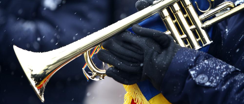 Kälte macht nicht nur die Finger steif, sondern auch die Trompetentöne tiefer.
