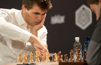 Magnus Carlsen zur Halbzeit vorn