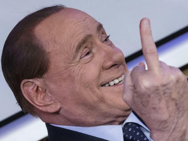 Mr. Bunga Bunga. Silvio Berlusconi ist bekannt für seine Sex-Skandale.