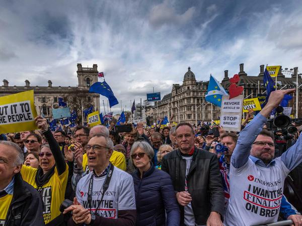 Teilnehmer des "Put it to the people"-Marsches in London forderten im März ein weiteres Referendum. 
