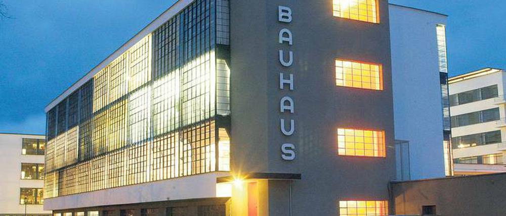 Klare Kante. Walter Gropius entwarf das Bauhaus-Gebäude in Dessau. 
