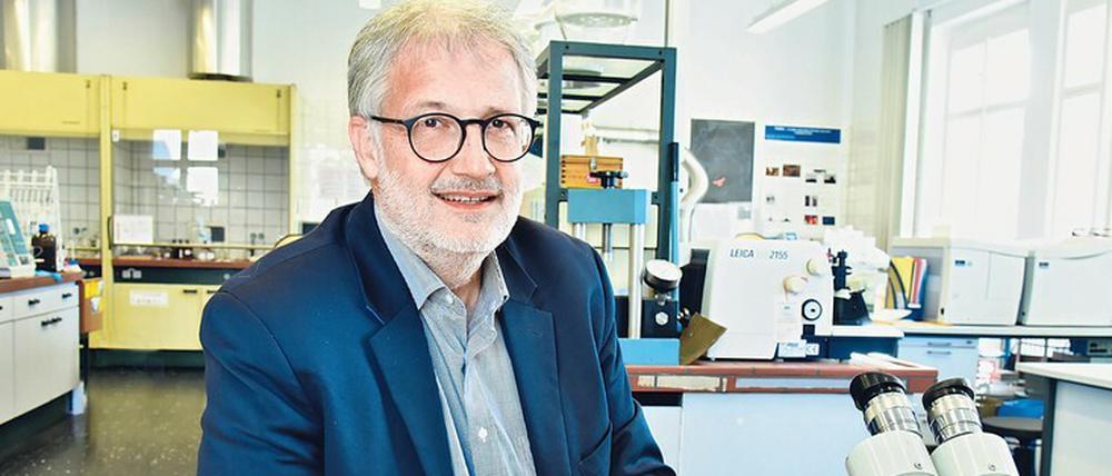 Trotz allem Optimist. Stefan Simon (Jahrgang 1962) ist Chemiker und seit 2005 Leiter des kunsttechnologischen Rathgen-Forschungslabors der Staatlichen Museen Berlin.