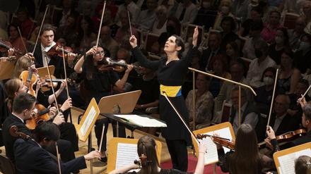 Die Dirigentin Oksana Lyniv ist weltweit als Interpretin gefragt. 