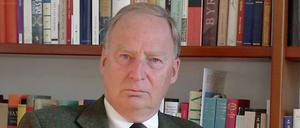 Der Autor ist Publizist und lebt in Potsdam. Von 1992 bis 2005 war er Herausgeber der "Märkischen Allgemeinen". Er ist stellvertretender Parteivorsitzende der "Alternative für Deutschland" (AfD). 