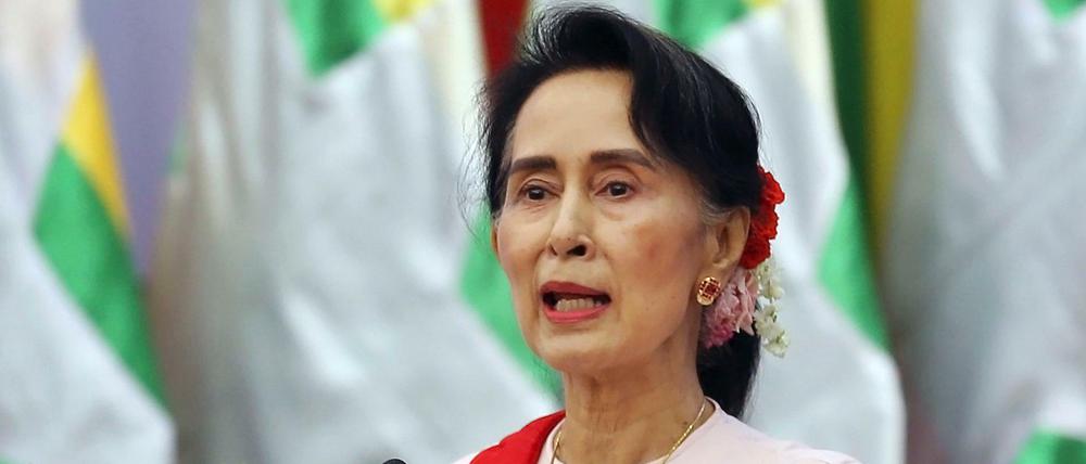 Schweigende Lady. Von Aung San Suu Kyi werden harte Worte gegen die Vertreibung und Ermordung der Rohingya erwartet.