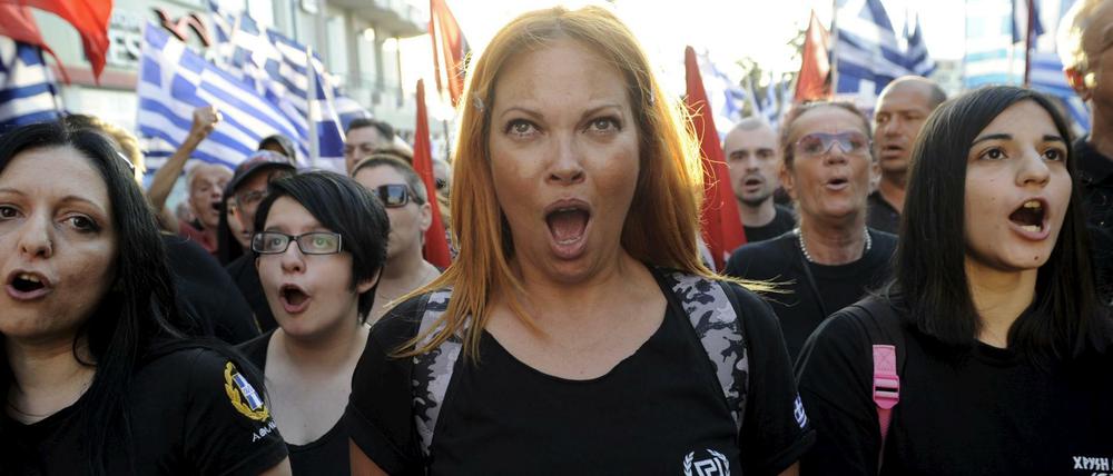 Anhänger der Faschistenpartei Goldene Morgenröte in Griechenland.