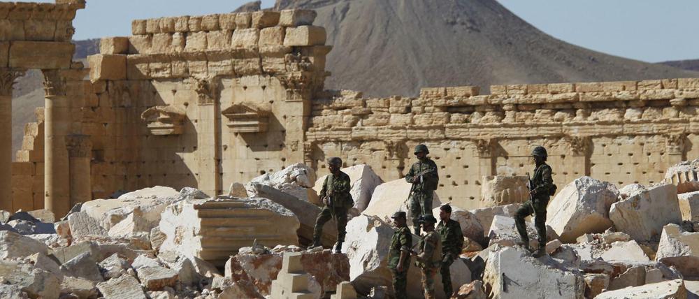 Soldaten der syrischen Armee in Palmyra. 