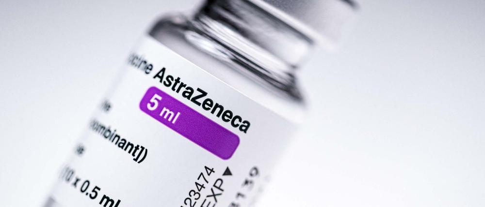 Laut EMA gibt es bei Astrazeneca bisher keine besonderen Risikofaktoren wie etwa Alter, Geschlecht oder frühere Blutgerinnsel.