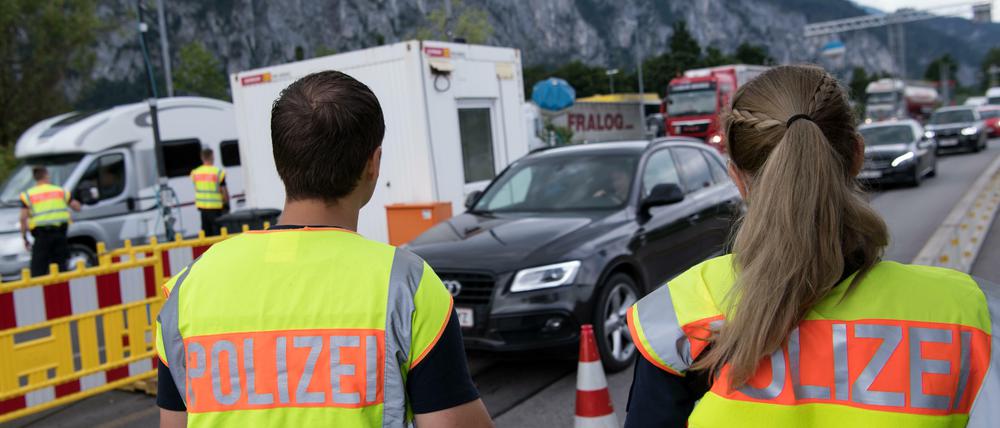 Schengen liegt hier nicht mehr: Grenzkontrollen an der deutsch-österreichischen Grenze bei Kiefersfelden.