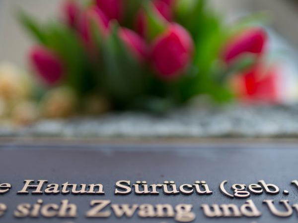 Mehr als zehn Jahre nach dem Mord an der Deutsch-Türkin Hatun Sürücü sind zwei ihrer Brüder wegen Mordes in der Türkei angeklagt worden.