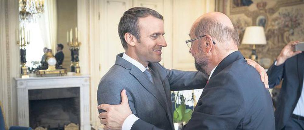 Freunde nicht nur in der Europapolitik. SPD-Chef Martin Schulz (rechts) unterstützt die Ideen von Frankreichs Präsident Emmanuel Macron. 