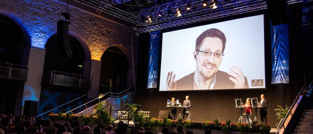 Edward Snowden wird für eine Diskussion in Innsbruck zugeschaltet. 