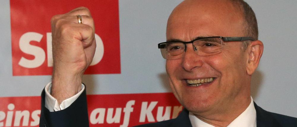 Der Spitzenkandidat der SPD, Ministerpräsident Erwin Sellering freut sich über den Wahlsieg.