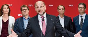 Die Landtagswahlen sind abgeschlossen, nun will die SPD mit Inhalten überzeugen: Martin Schulz (Mitte) 