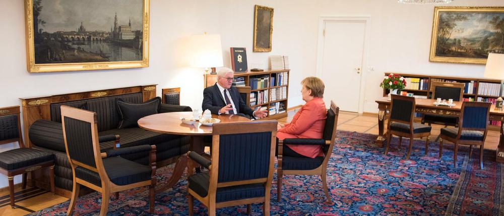 Bundespräsident Frank-Walter Steinmeier wäre am Zug, wenn die Groko nicht gelingen sollte. Zunächst müsste ihn die Kanzlerin amtlich über die Lage unterrichten.