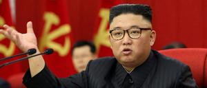 Nordkoreas Führer Kim Jong Un spricht während einer Versammlung der Arbeiterpartei in Pjöngjang.