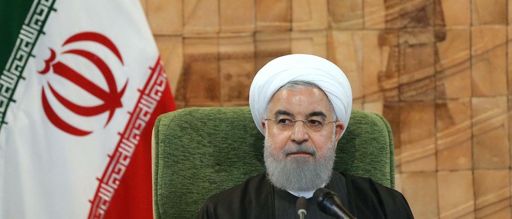 Präsident Ruhani hat den Iranern vieles versprochen. Jetzt fordern die Iraner dies ein.