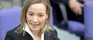 Familienministerin Kristina Schröder will das Betreuungsgeld trotz des anhaltenden Gegenwinds nicht aufgeben.