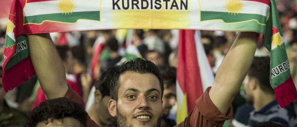 Zehntausende Kurden kamen zur Abschlusskundgebung in die nordirakische Stadt Erbil.