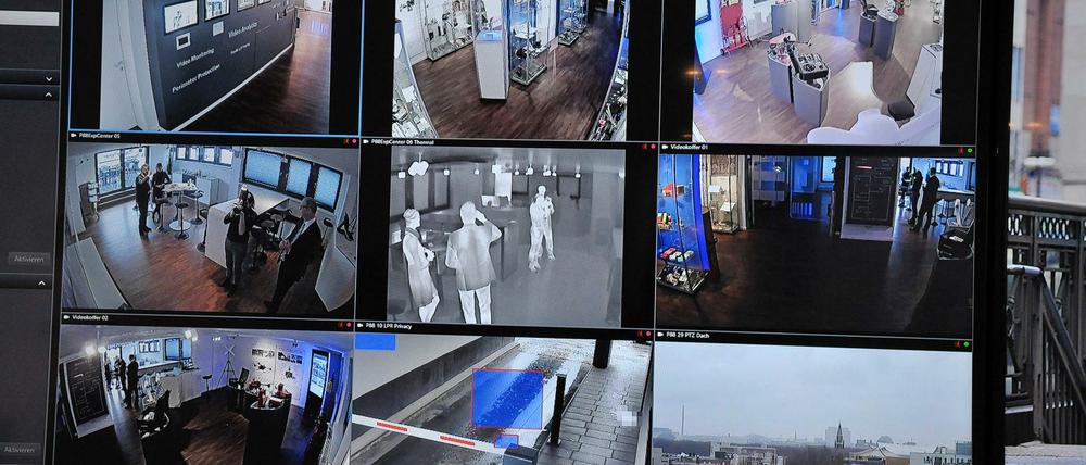 Bilder einer Videoüberwachungskamera in Berlin, die auch zur Aufklärung von Verbrechen eingesetzt werden könnten.