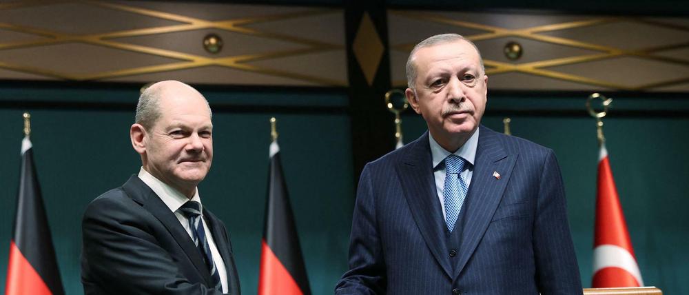 Bundeskanzler Olaf Scholz und der türkische Präsident Recep Tayyip Erdoğan bei einem Treffen im März 2022 in Ankara.