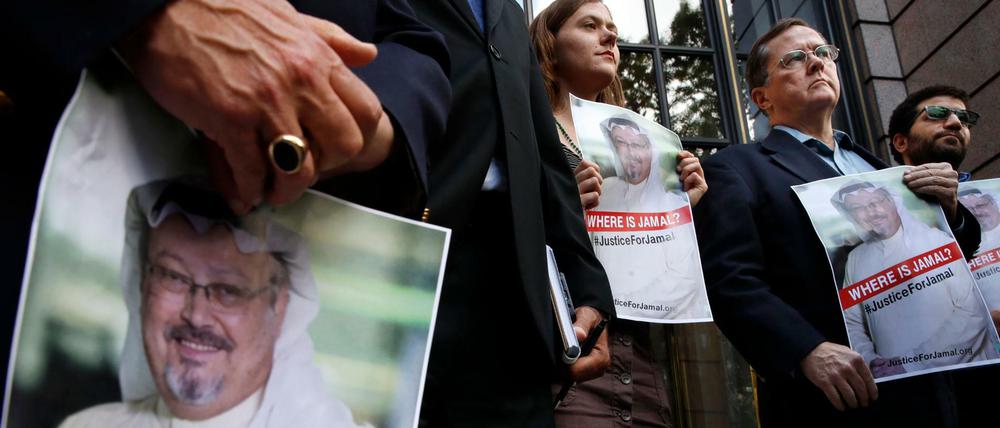 Wo ist Dschamal Kaschoggi? Demonstranten fordern vor der saudischen Botschaft in Washington Aufklärung.