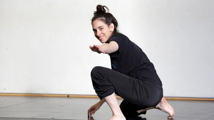 Die Israelische Choreografin Adi Weinberg probt für die Uraufführung „If the bull won’t come“ in der fabrik Potsdam.