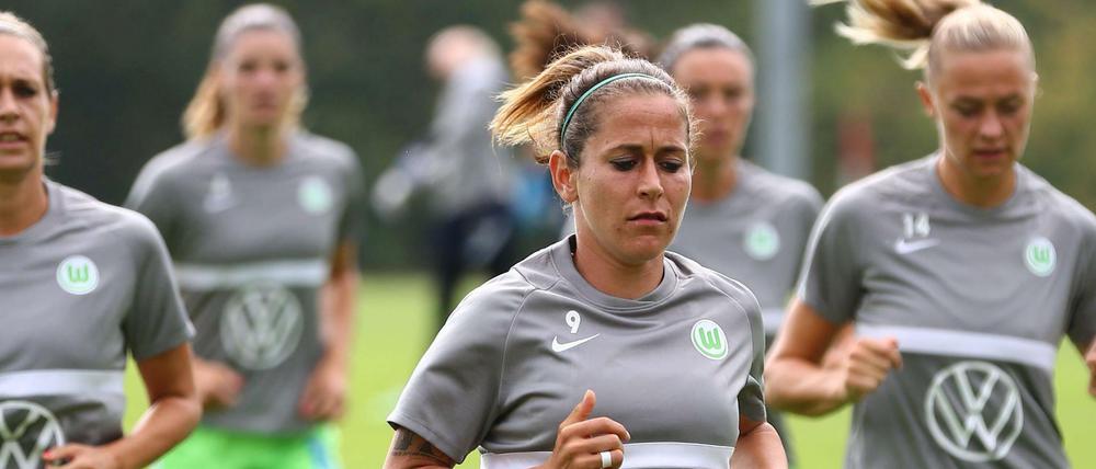 Gut aufgewärmt: Anna Blässe und ihre Wolfsburger Teamkolleginnen rechnen sich beim Champions-League-Finalturnier etwas aus.