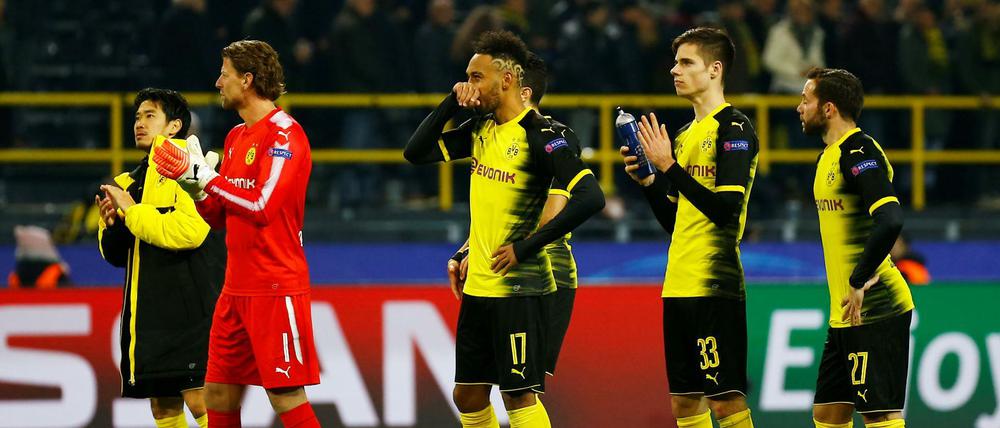 Schwerer Gang. Die Dortmunder Mannschaft steckt in einer tiefen Krise.