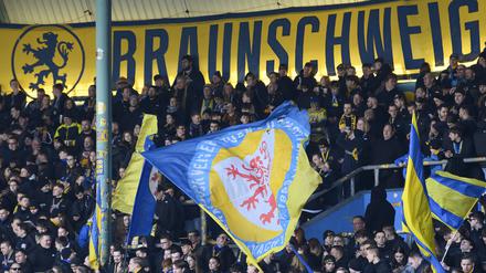 Im Heimbereich von Eintracht Braunschweig kam es am Samstag im Spiel gegen Hertha BSC zu einem Polizeieinsatz.