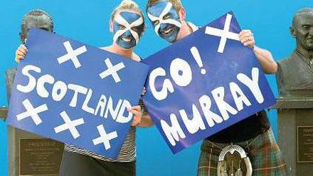 Einer von uns. Schottische Tennisfans feiern Andy Murray. Der spielt jedoch sehr gerne für Großbritannien. Bei Olympia 2016 müsste er das in jedem Fall noch. 